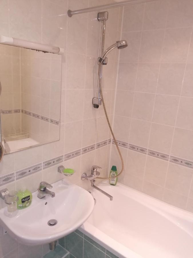 15 Minutes From The Beach And City Center 7 Minutes From The Airport Riga Exteriör bild